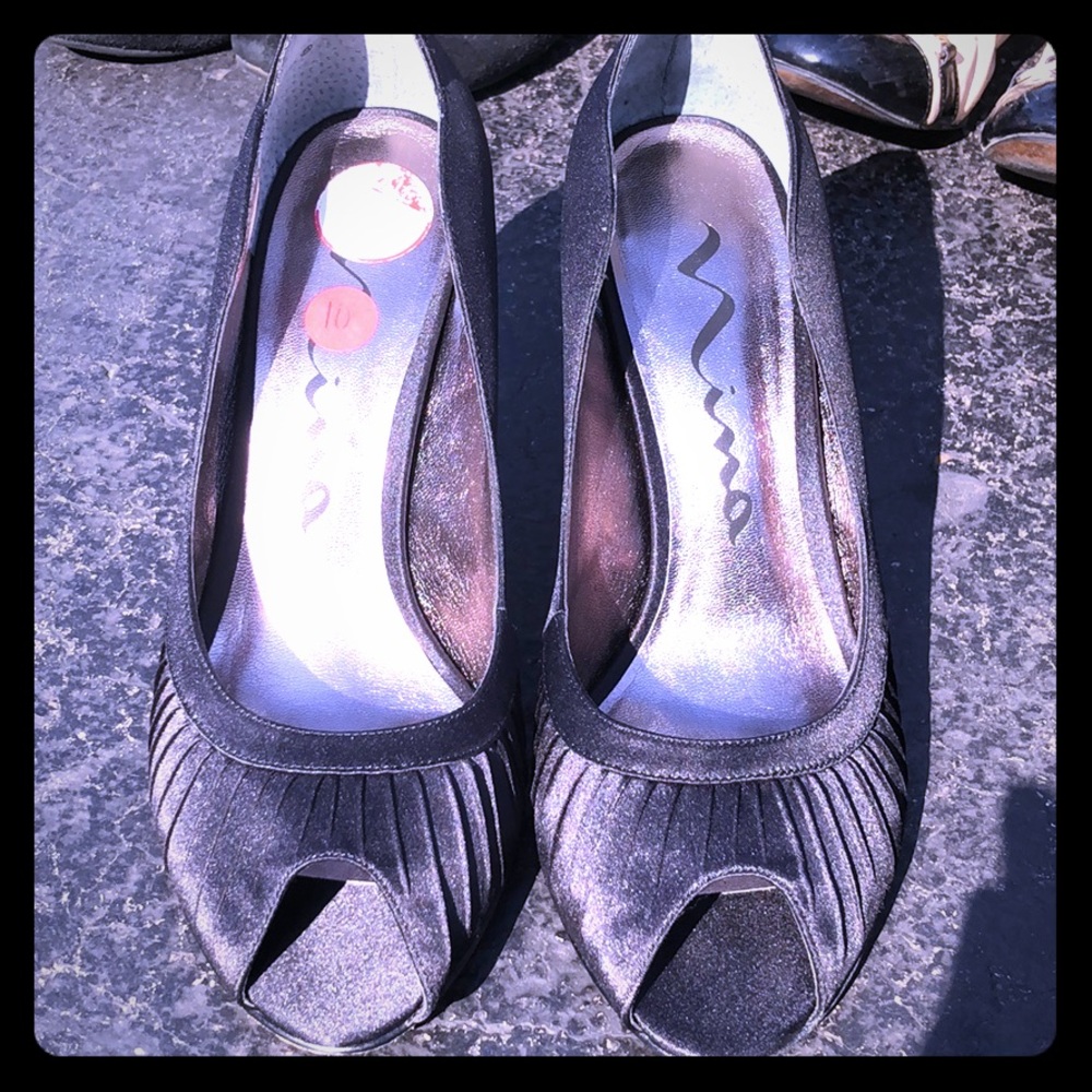 Women’s satin black peep toes heels